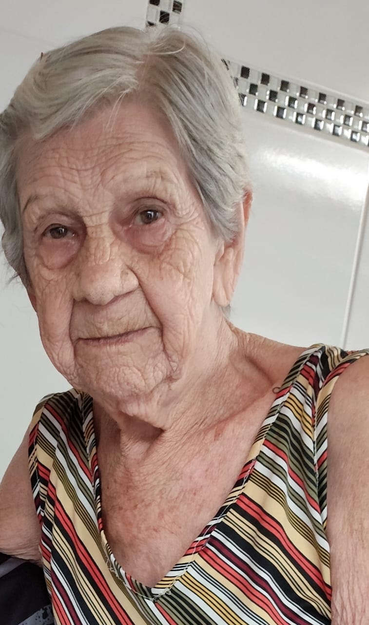 Ana Bento Azevedo Pozelli