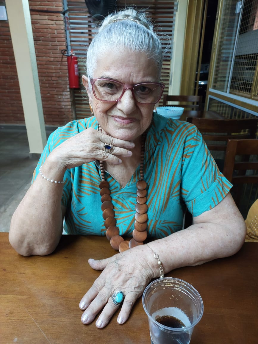 Nilza Cairo Gouvêa Lopes Nilza Cairo Gouvêa Lopes